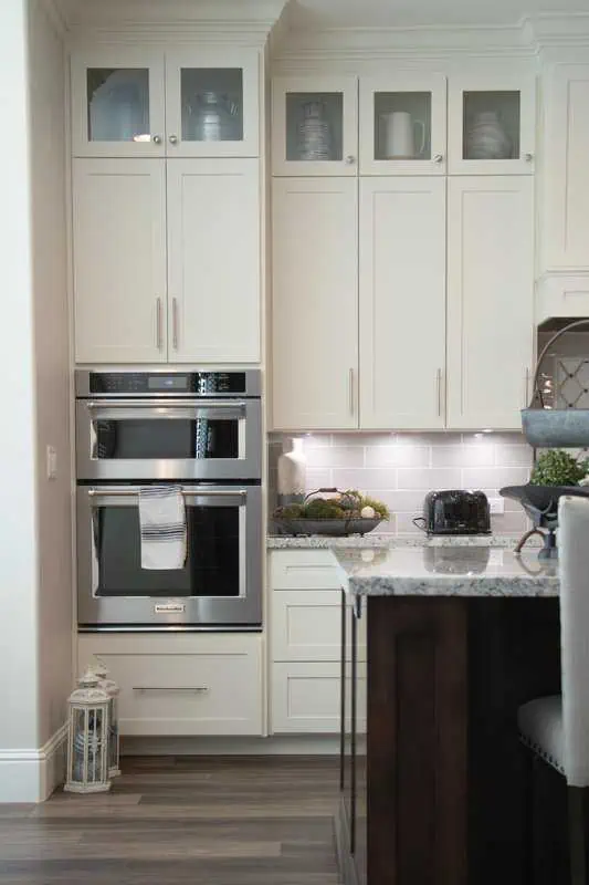 Simple kitchen design - Vertical Storage