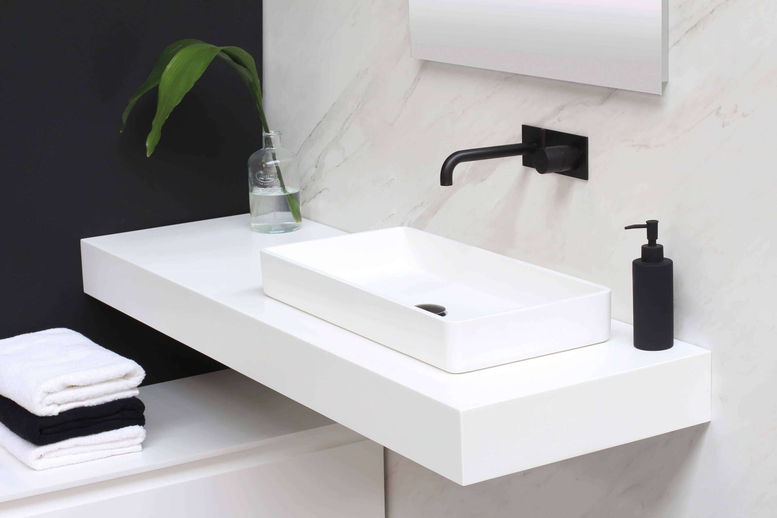what are bathroom fixtures