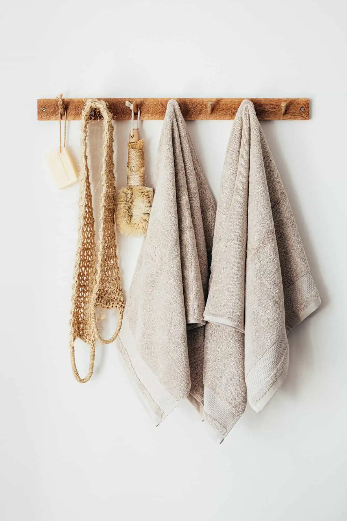 Jack and Jill Bathroom Ideas-over the door organizers