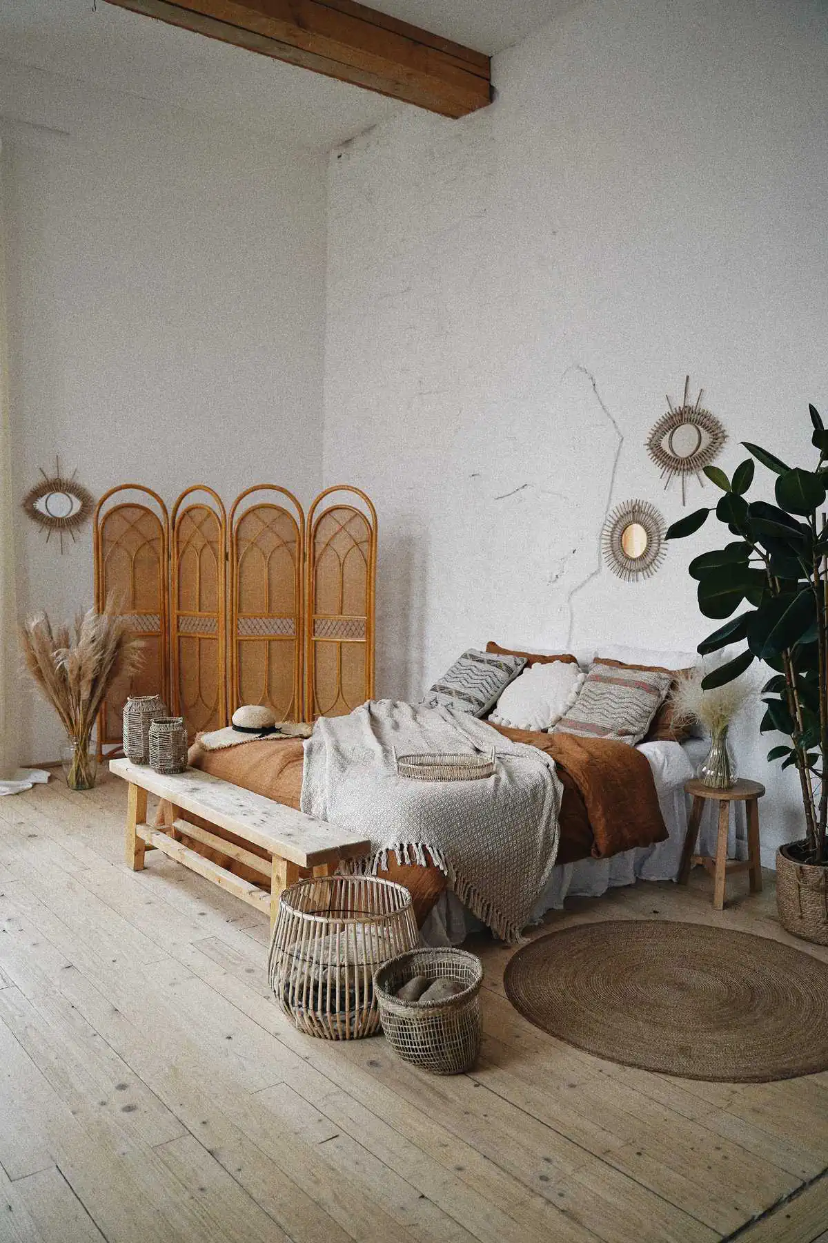 modern bedroom design-sliding barn doors
