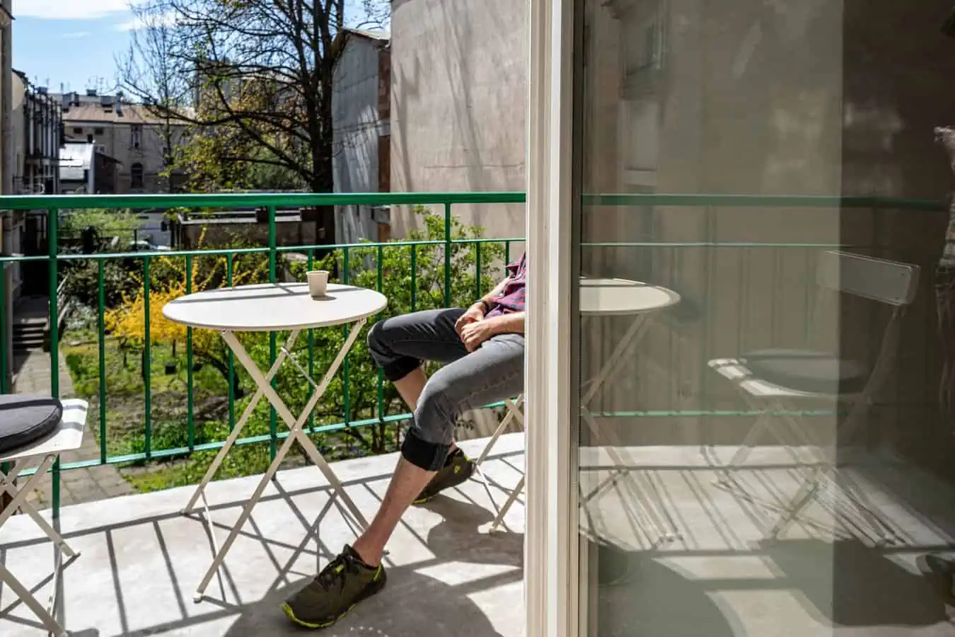small modern balcony design-folding table