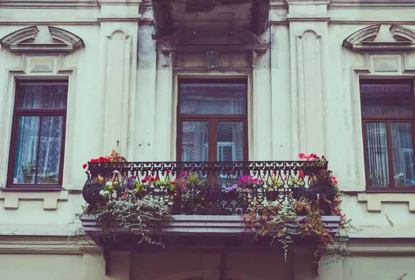 small modern balcony design-hanging planters