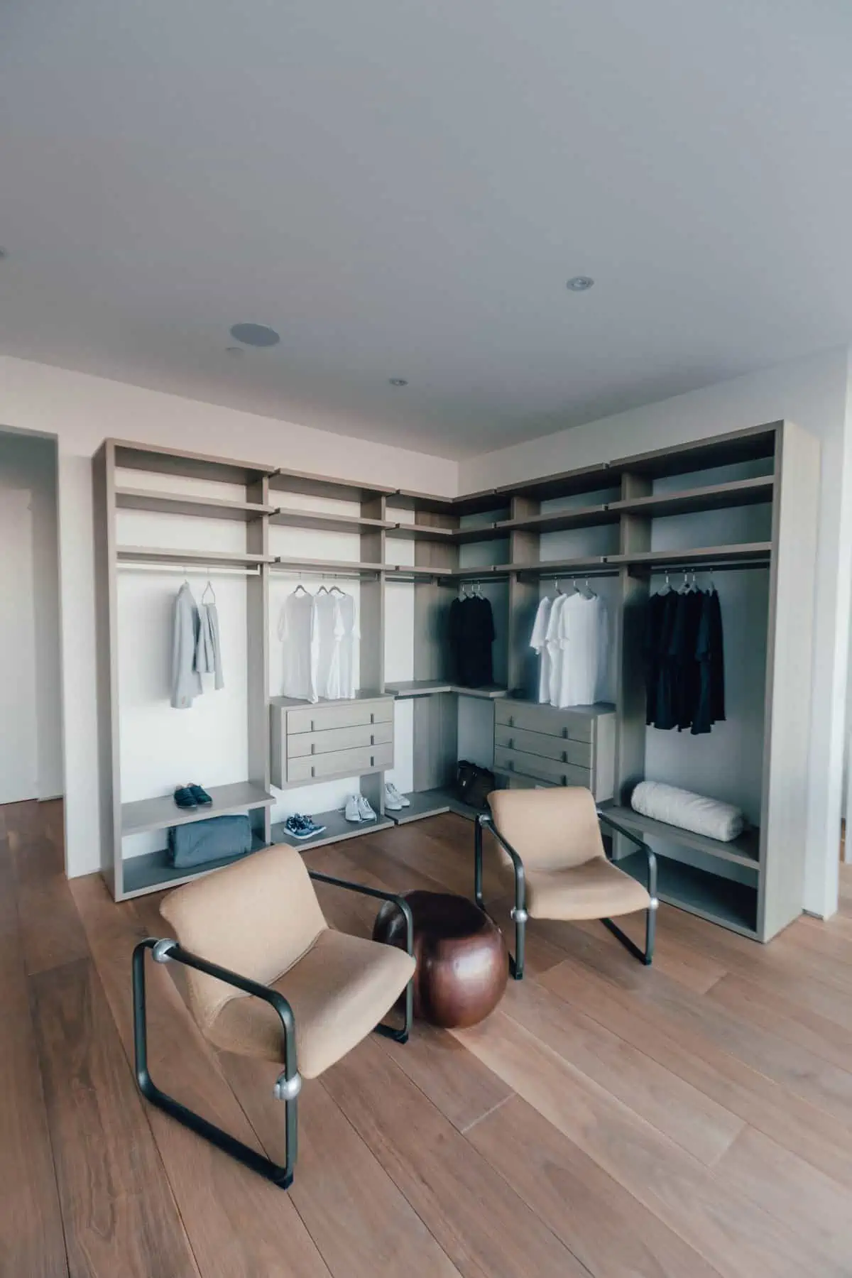 Modern Bedroom Design-open closet