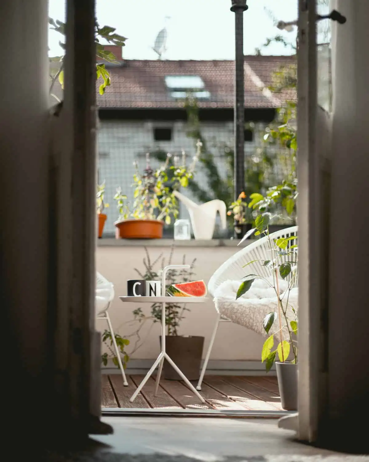 small modern balcony design-cozy seating nook