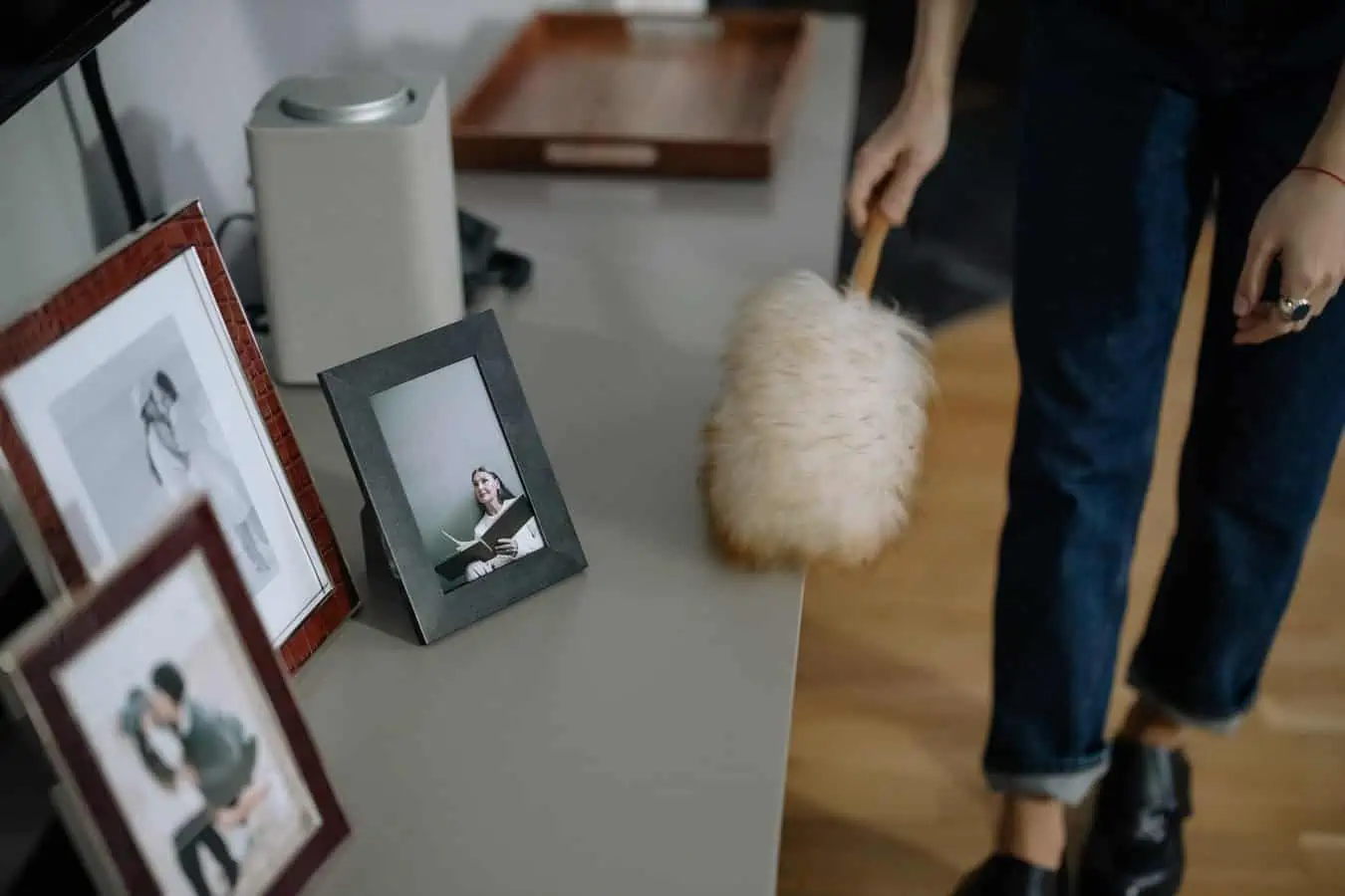 how to clean living room
-electric duster